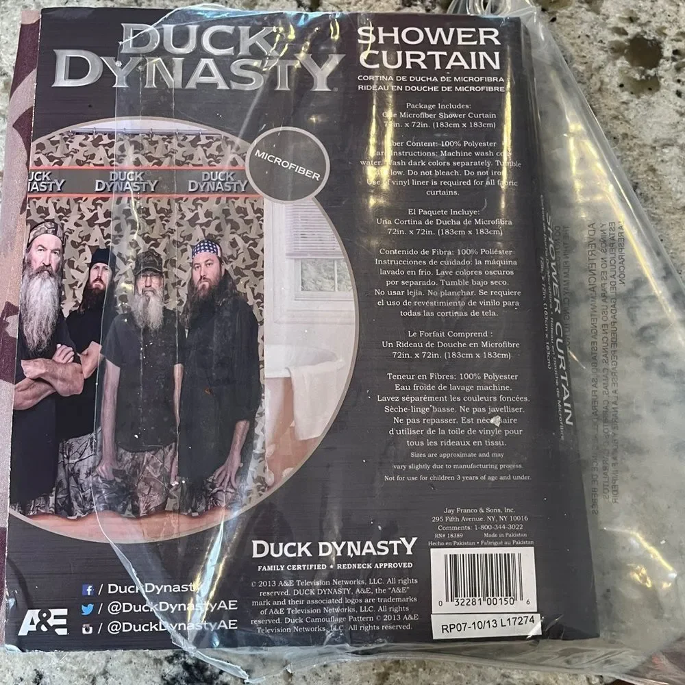 Duck Dynasty shower curtain or photo backdrop! new